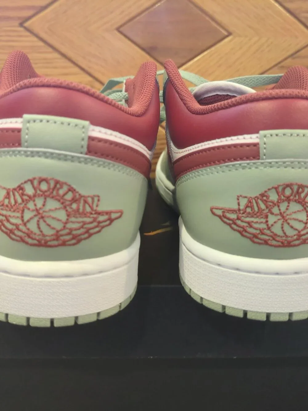 Nike Men's Air Jordan 1 Low Sail/Jade Horizon-Summit White (553558 133) Size 10